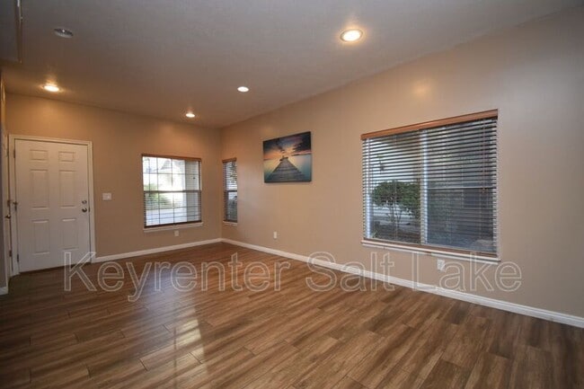 Building Photo - 6762 W Callery Ln
