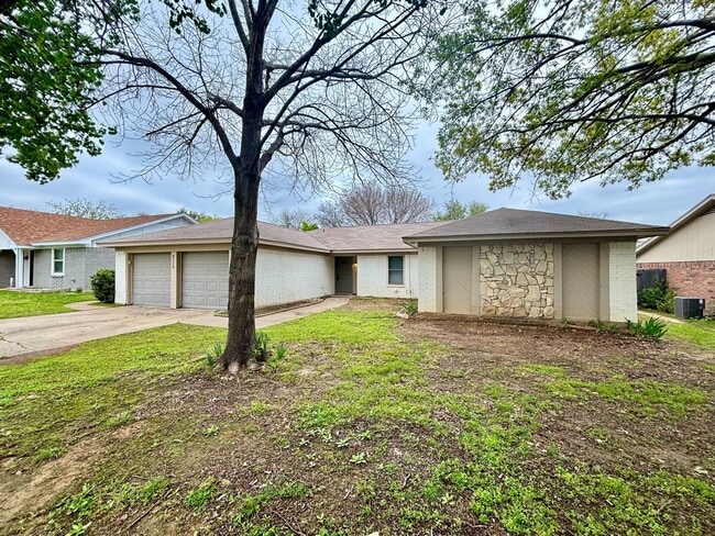 Building Photo - Completely Remodeled 4 bedroom Home