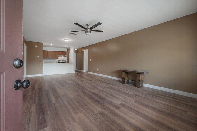 Building Photo - 13608 S Village #6204