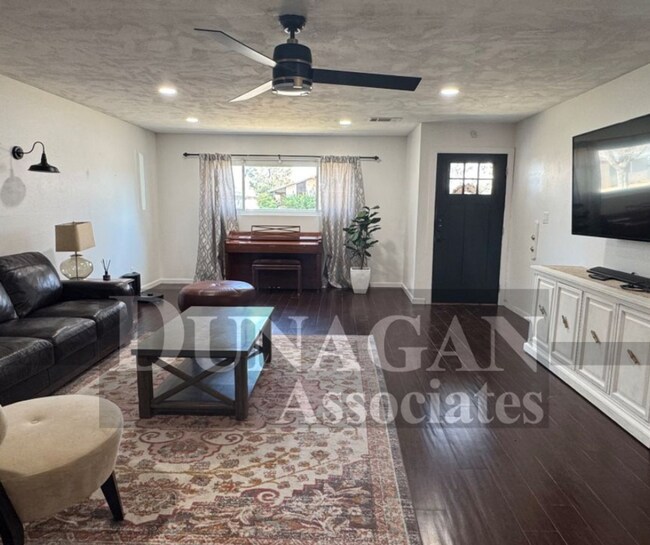 Building Photo - PRICE REDUCED !!!! Partially Furnished- 3bed 2bath home with water paid