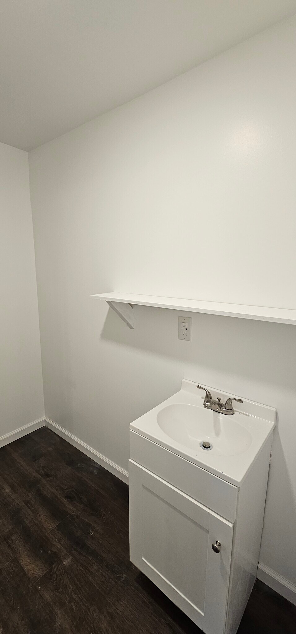 Building Photo - 10716 Bennington Ave