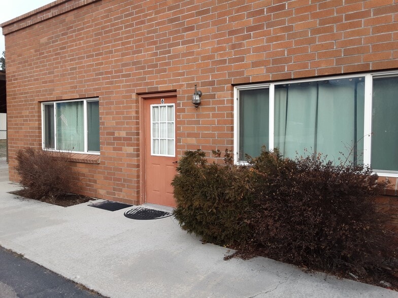 Front door and one carport - 4040 US Highway 93 N