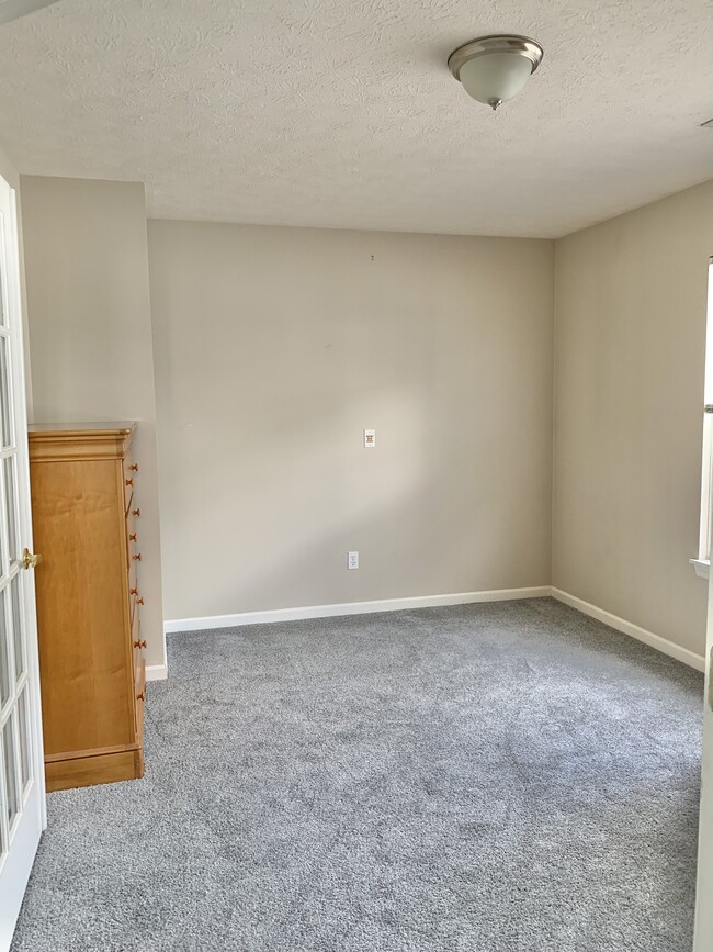 Building Photo - 401 Vista Cir