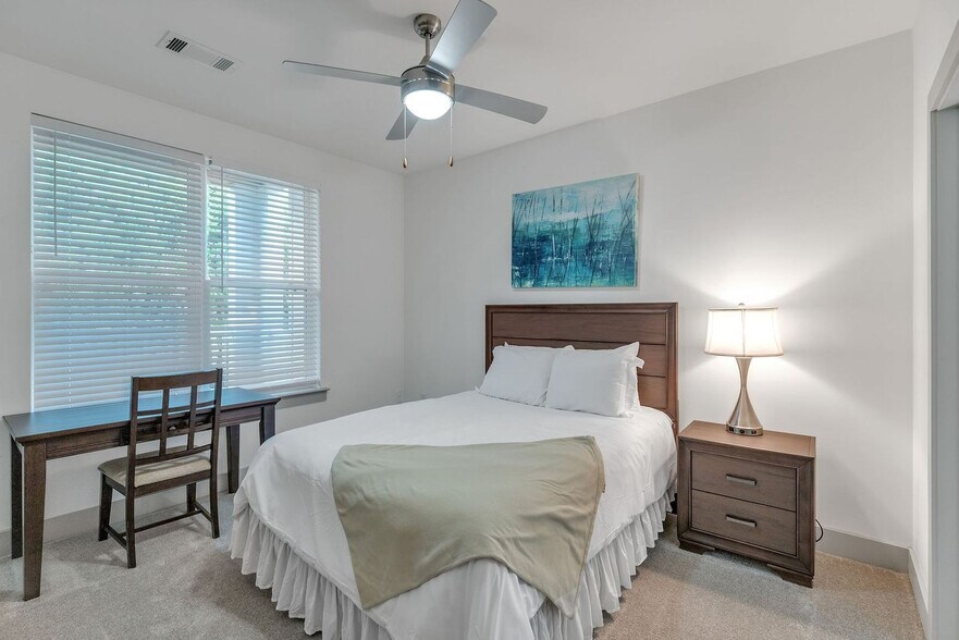 Building Photo - 11614 Vista Terrace Way-SI FL3-ID1612952P