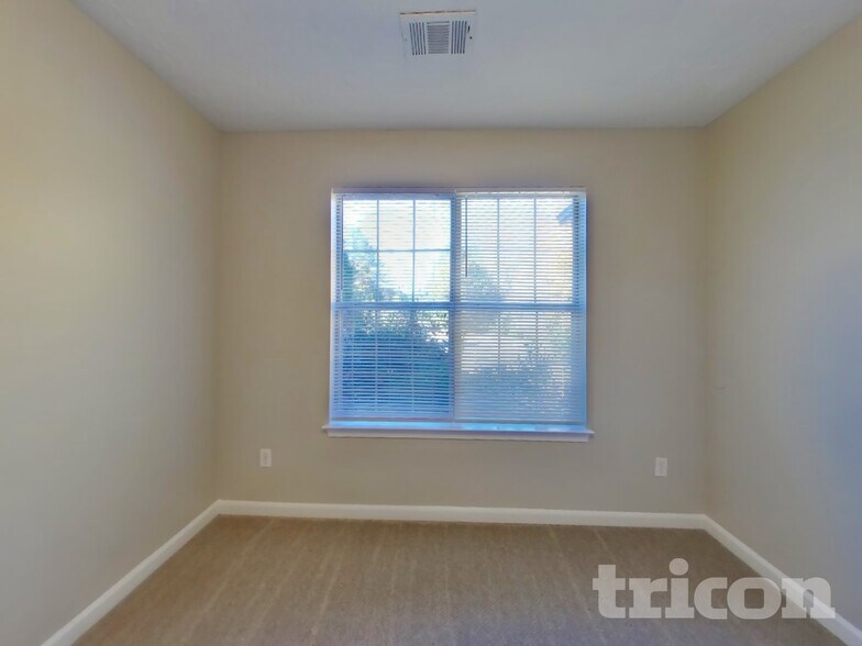 Building Photo - 538 Grove Pointe Ct