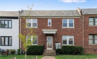 Building Photo - 1408 Holbrook St NE
