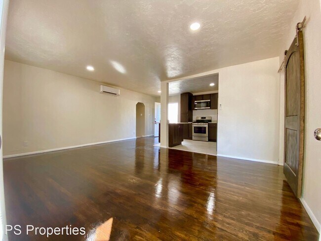 Building Photo - 2 br, 2 bath House - 2731 Santa Cruz Ave SE