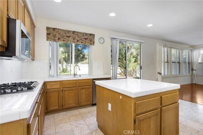 Building Photo - 11 Cipriani