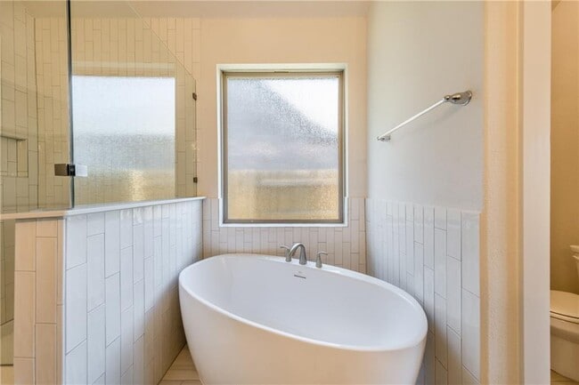 Building Photo - 844 Paseo de Castana Wy