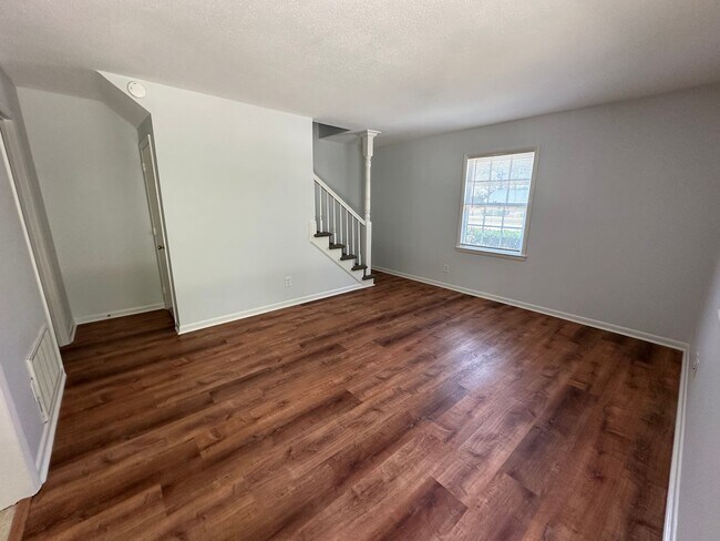 Building Photo - OPEN HOUSE 3/28 from 1PM to 3PM. Pet Friendly 2 Bedroom 1.5 Bath Townhome Available Now for Move-in!