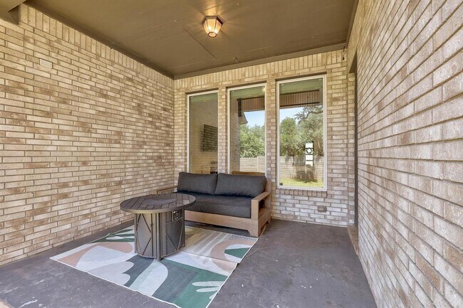 Building Photo - 1113 Wolf Hollow Dr
