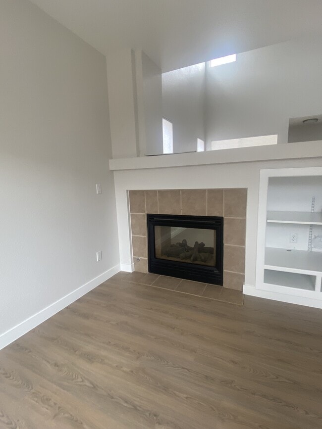 Building Photo - 1341 N Stratton Ave