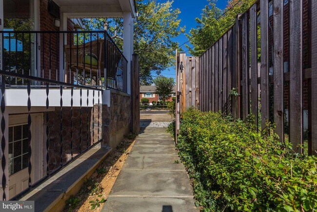 Building Photo - 6408 Tisdale Terrace