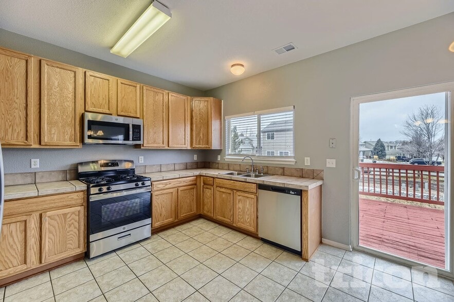 Building Photo - 12450 S Hollow Creek Ct