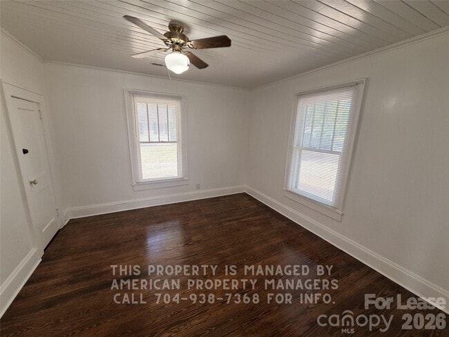 Building Photo - 1604 Carolina Ave