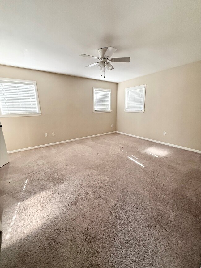 Building Photo - 106 Longacre Dr