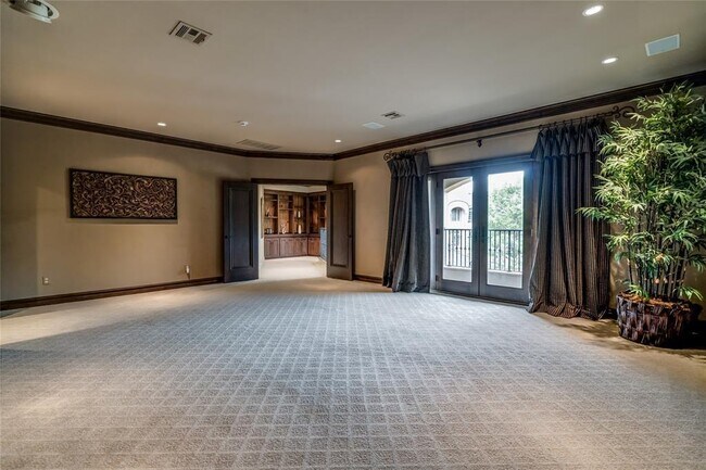 Building Photo - 5701 Mistletoe Ct