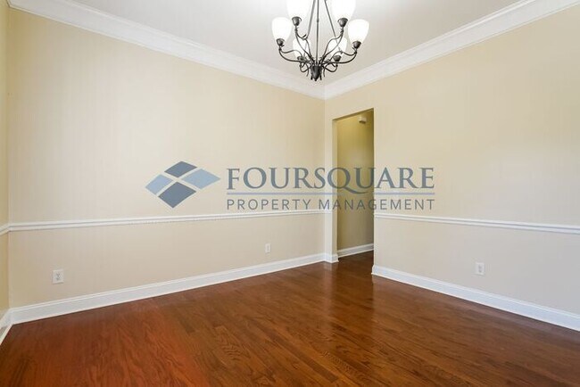 Building Photo - Spacious 3-Bedroom Single-Family Home with...