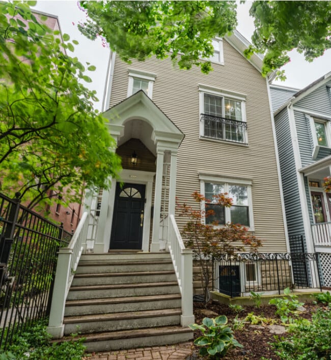 Primary Photo - 1110 W Wolfram St