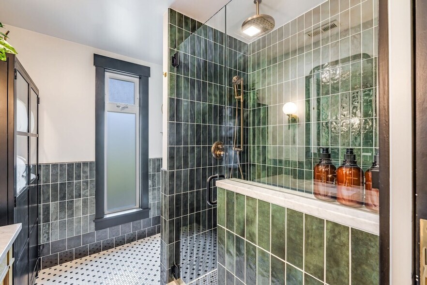 Building Photo - 8515 29th Ave NW