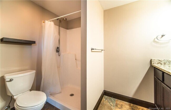 Building Photo - 10 Summit St