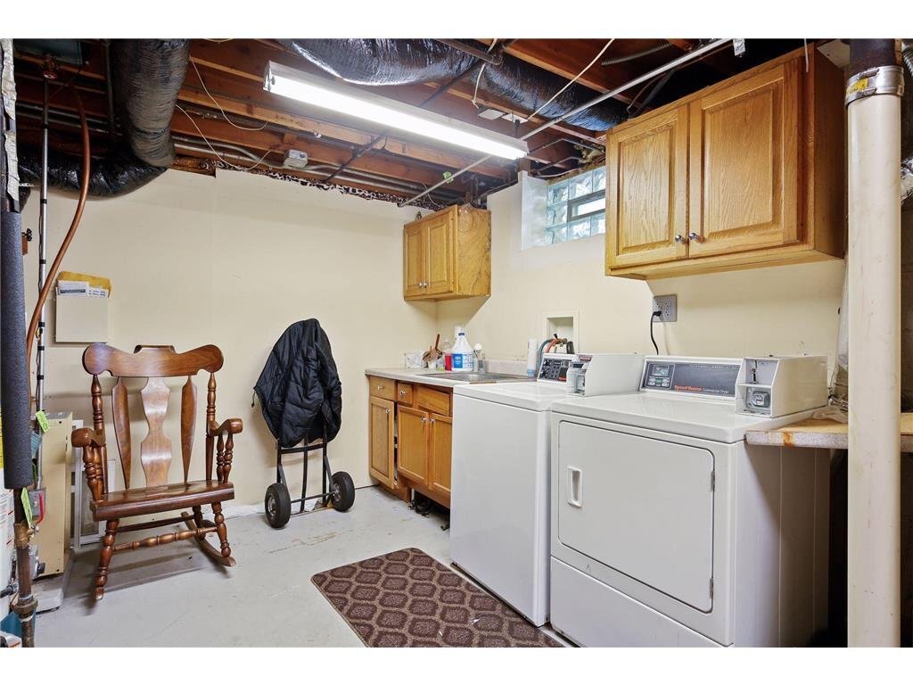 Building Photo - 3829 Lake Dr