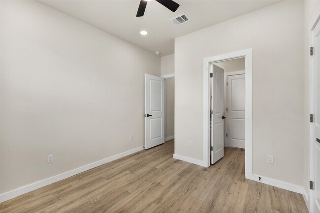 Building Photo - 1504 Clay St