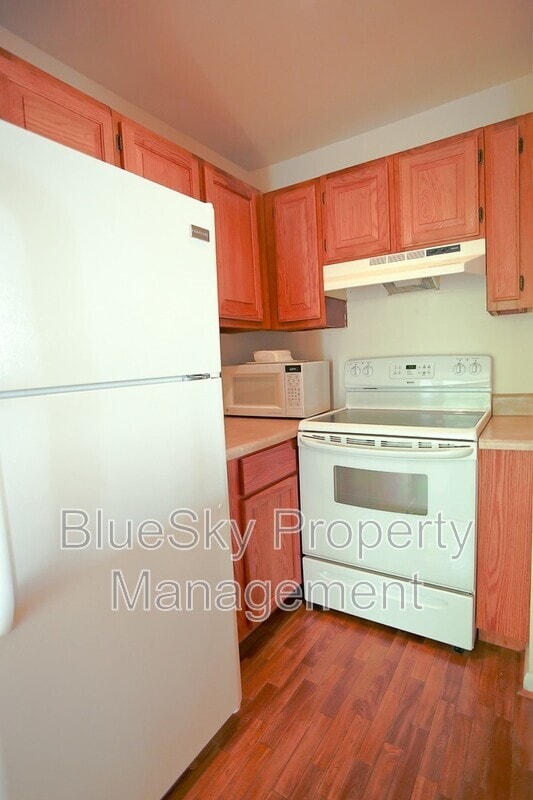 Building Photo - 1243 Cedars Ct