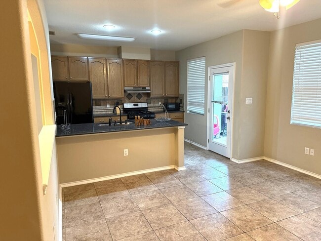 Building Photo - 9310 Albany Dr