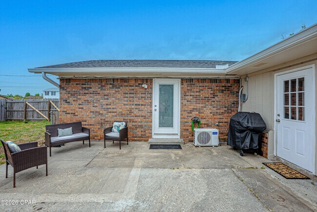 Building Photo - 1112 Colorado Ave