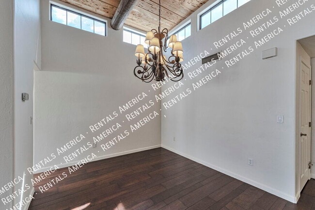 Building Photo - 10698 N Thunder Hill Pl