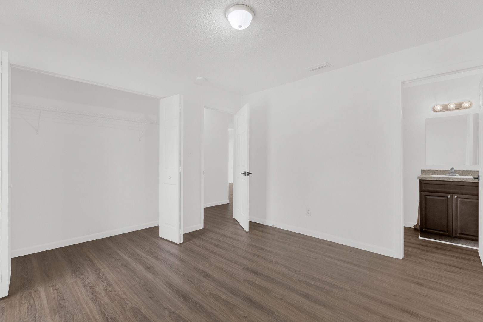 Building Photo - 2920 SE 53rd Ct