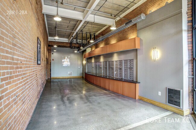 Building Photo - 382 W 22nd St