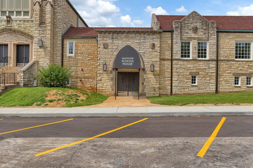Building Photo - 4716 Macklind Ave