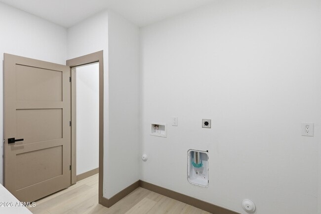 Building Photo - 2813 Trumbull Rd