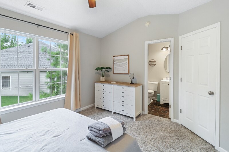 Building Photo - 504 Auburn Square Dr