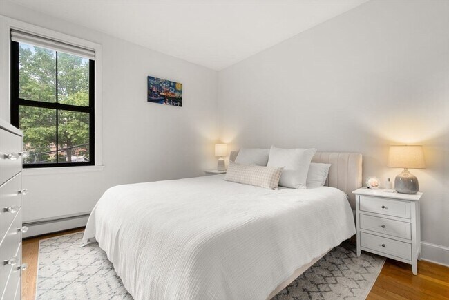 Building Photo - 20 Concord Square