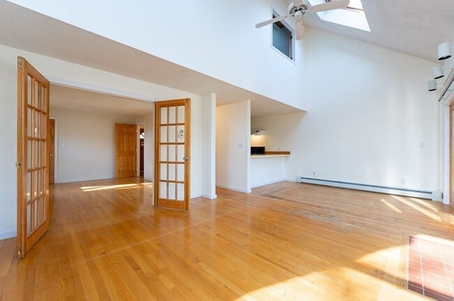 Building Photo - 117 Pilgrim Rd