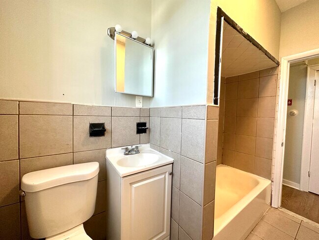 Building Photo - 93 Grant Ave