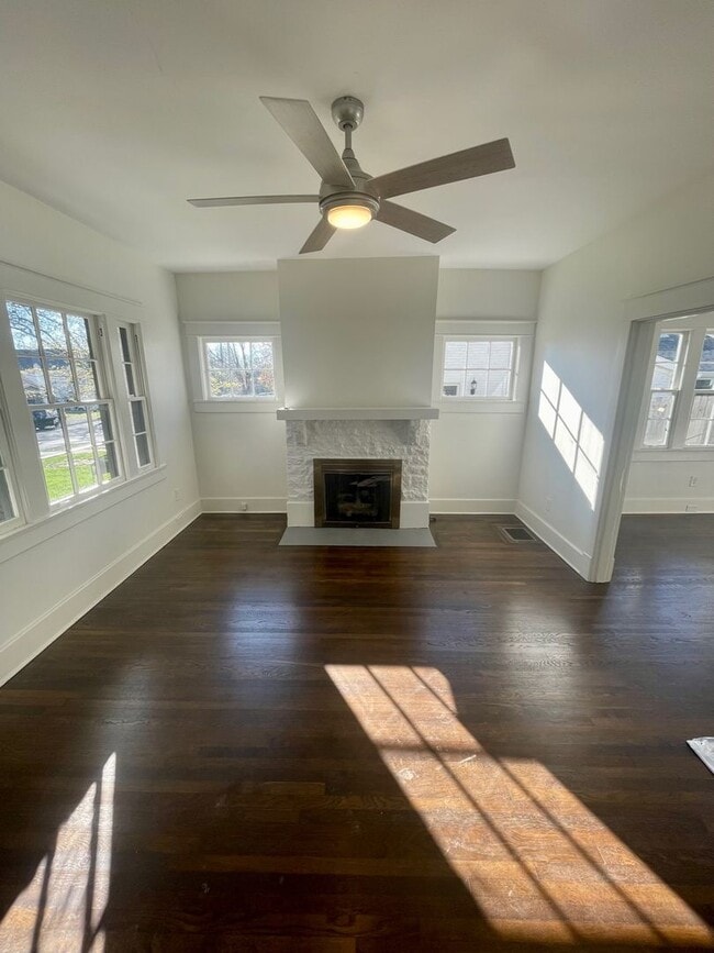Building Photo - Charming 5 Bed, 3 Bath Home in the Heart o...