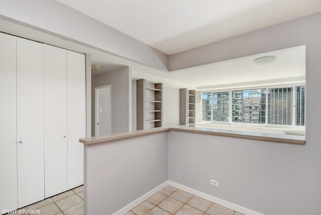 Building Photo - 211 E Ohio St
