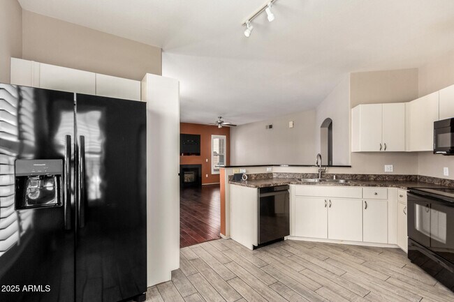 Building Photo - 14250 W Wigwam Blvd