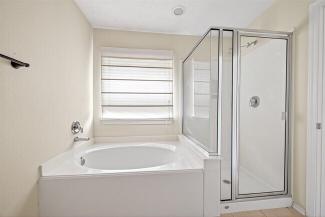 Building Photo - 5626 Claybeck Ln