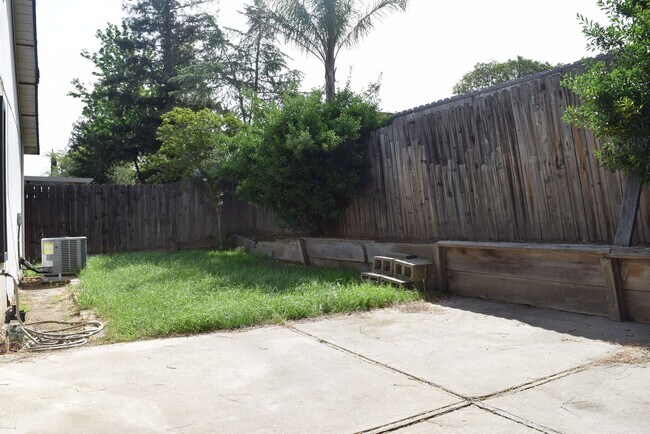 Building Photo - 1317 Rice Ln