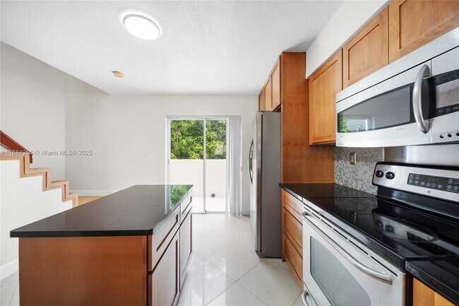 Building Photo - 8240 SW 149th Ct
