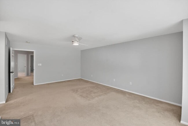 Building Photo - 74 Castleton Rd