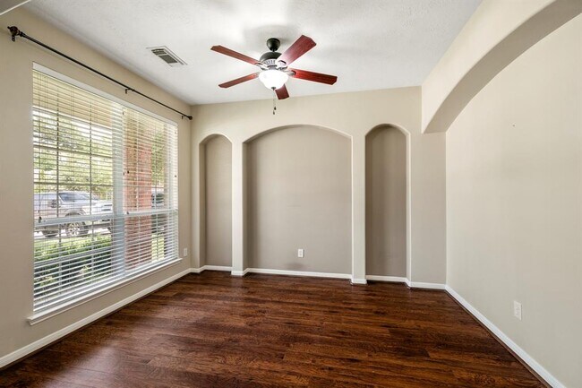 Building Photo - 6911 Autumn Rain Ln