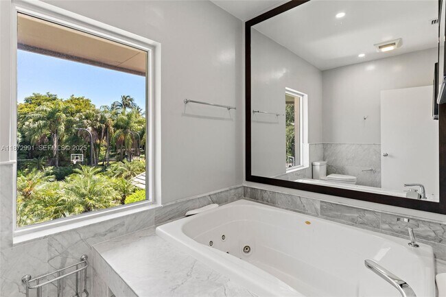 Building Photo - 6190 SW 102nd St