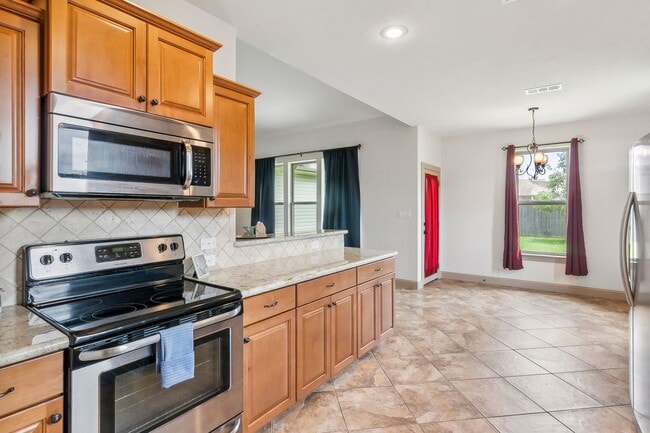 Building Photo - 6500 Llano Ln