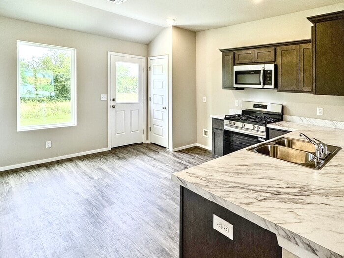 Building Photo - 8319 E Queens St